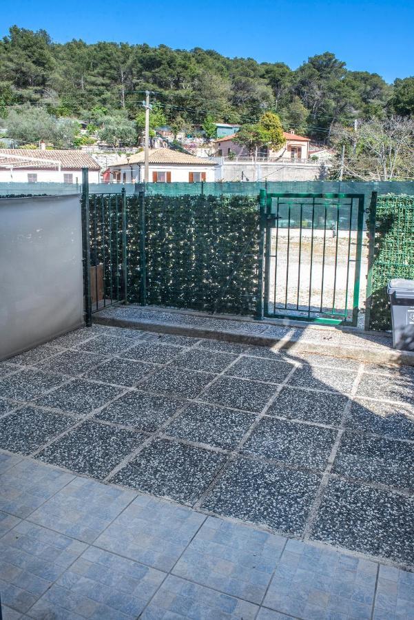 Апартаменты A08 - Poggio, Delizioso Bilocale Al Piano Terra Poggio  Экстерьер фото